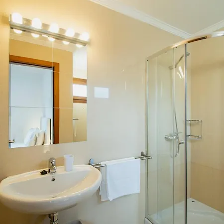 Stylish 6 Bedroom Princesa - Hot Tub - Heated Pool - Near & Waterparks 플라야블랑카