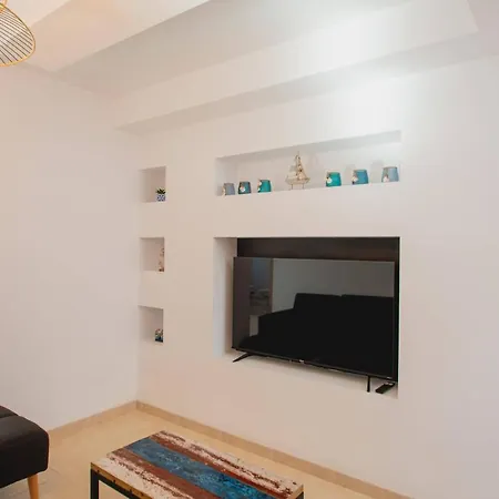 Stylish 6 Bedroom Princesa - Hot Tub - Heated Pool - Near & Waterparks Playa Blanca (Lanzarote)