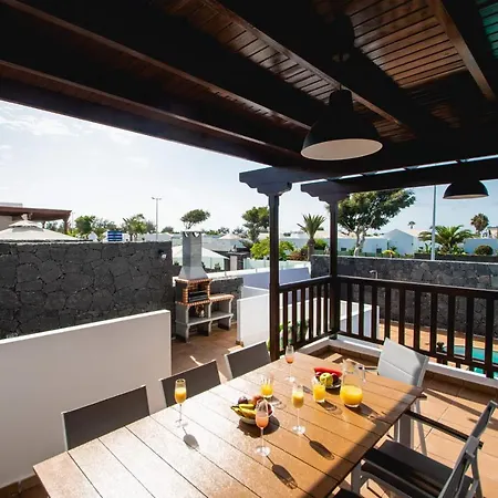Stylish 6 Bedroom Princesa - Hot Tub - Heated Pool - Near & Waterparks * 플라야블랑카